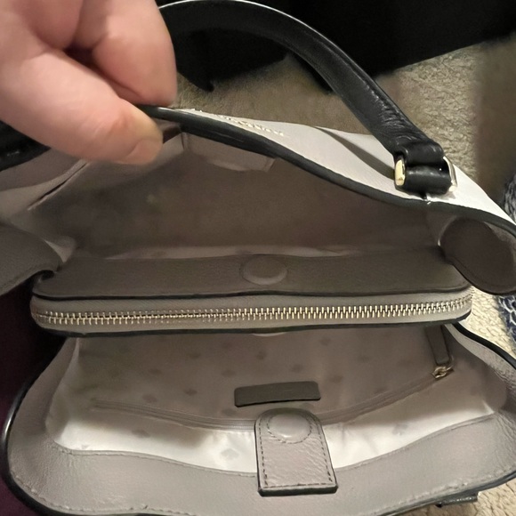 Kate Spade purse with adjustable strap - Picture 2 of 2